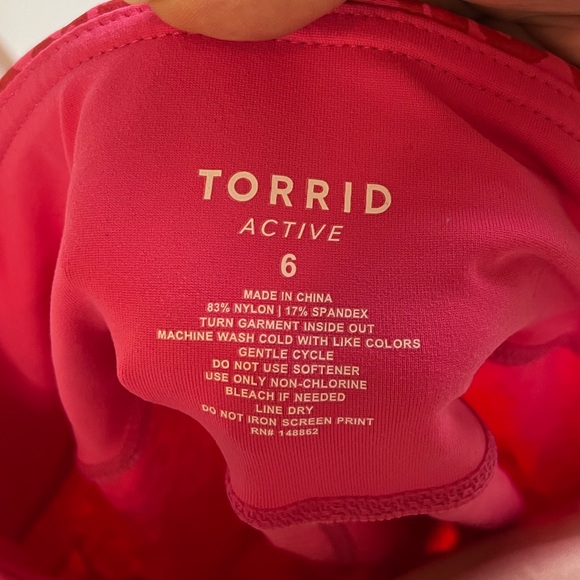 TORRID Crop Leggings Performance Core Coated Leopard Pink - Picture 6 of 6
